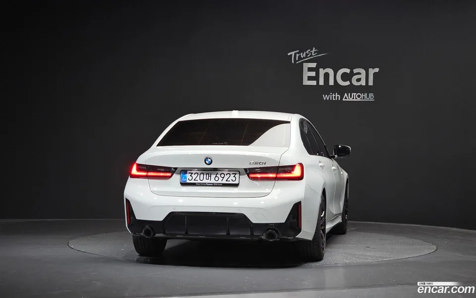 BMW 3 Series 320i M 2025 — thumbnail 4