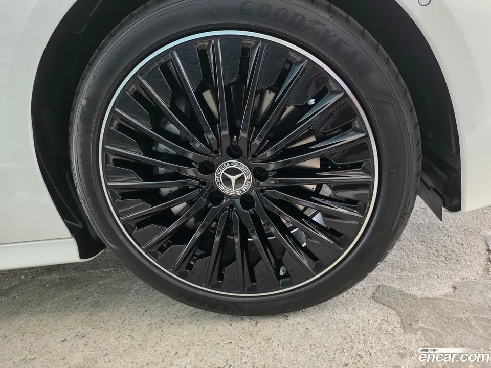 Mercedes-Benz CLE-Class CLE200 2026 — thumbnail 2