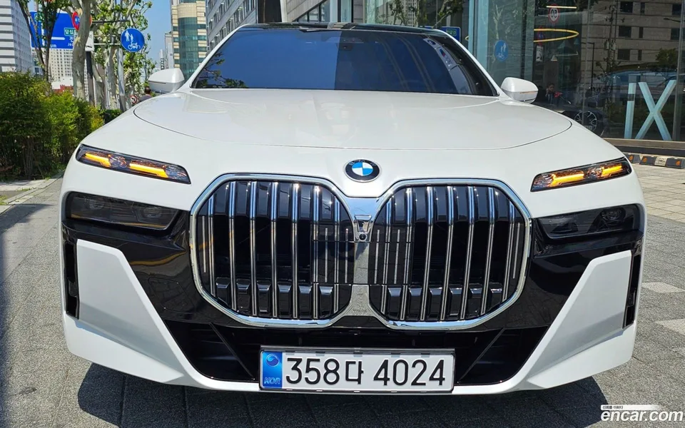 BMW 7 Series 740i xDrive M 2026 — photo 1, buy with delivery to Moscow
