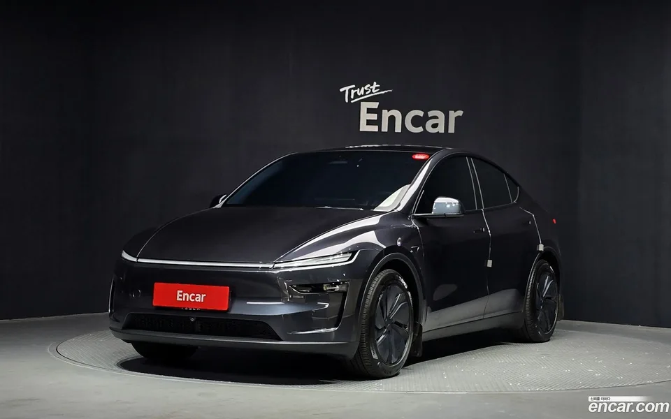 Tesla Model Y AWD 2025 — photo 1, buy with delivery to Moscow