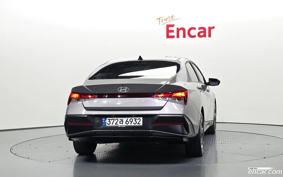 Hyundai Avante CN7 Hybrid 2023 — thumbnail 4