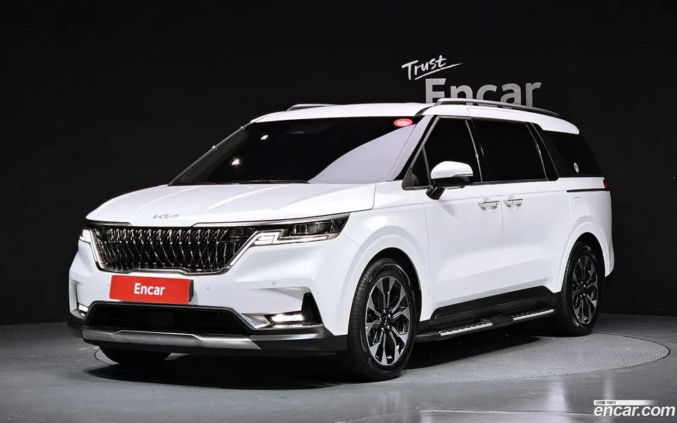 Kia Carnival 9 2022 — photo 1, buy with delivery to Moscow