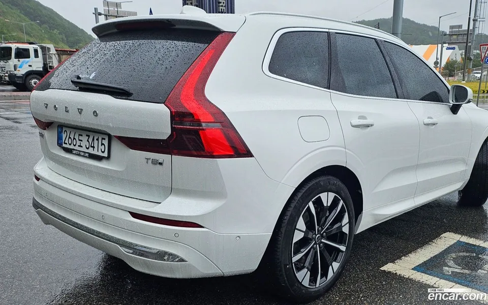 Volvo XC60 T8 2026 — thumbnail 4