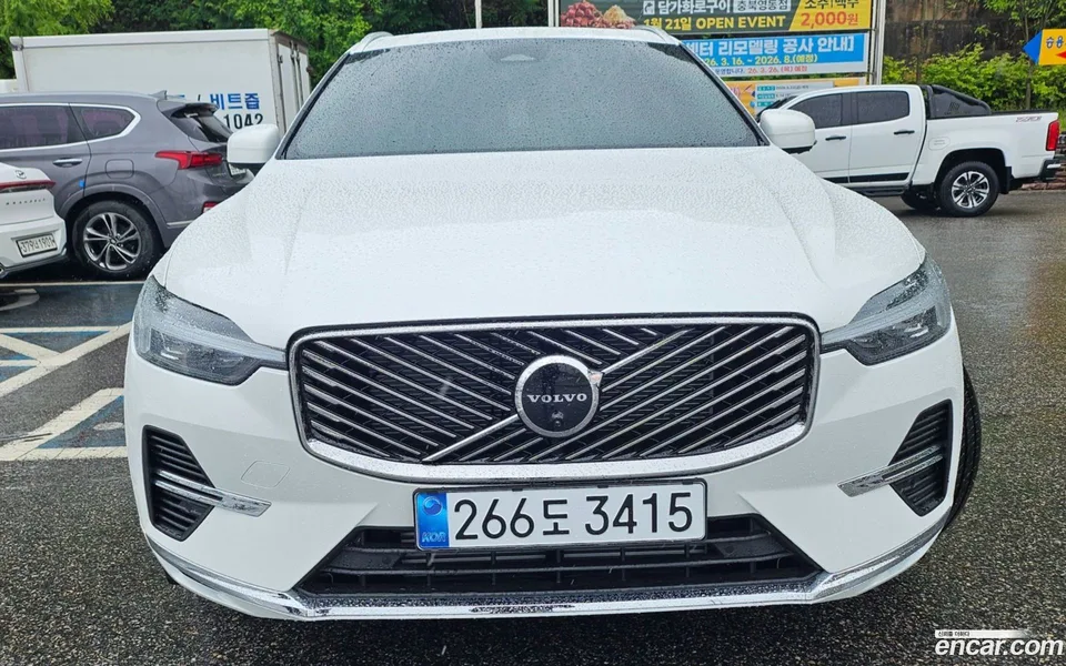 Volvo XC60 T8 2026 — photo 1, buy with delivery to Moscow