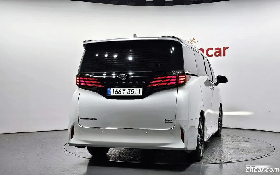 Toyota Alphard 2.5 HEV AWD 2025 — thumbnail 4