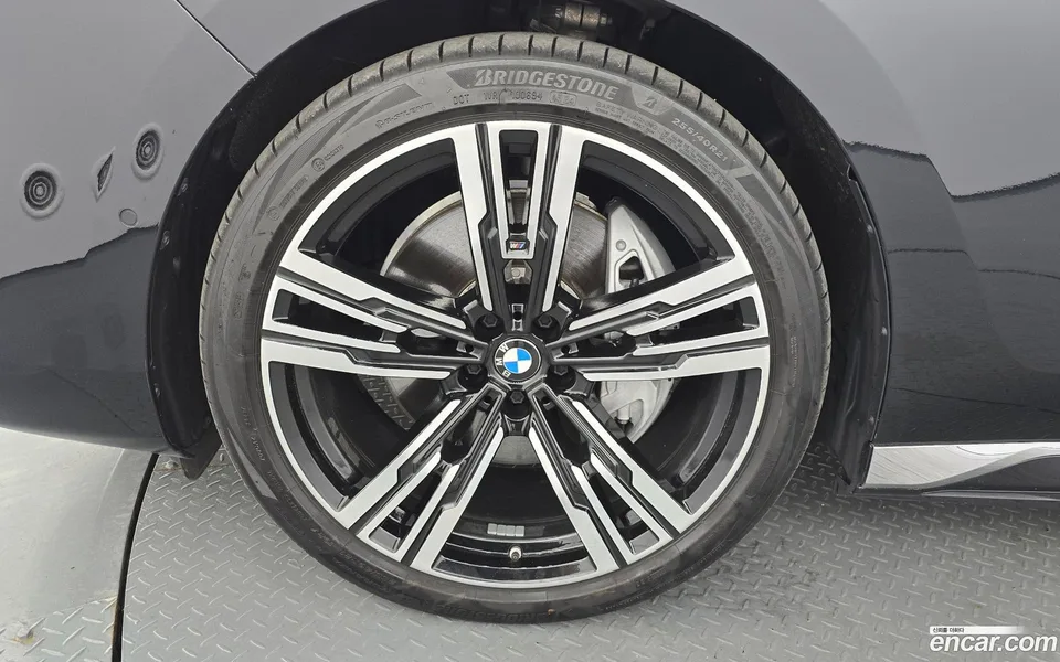 BMW i7 xDrive 60 M 2025 — thumbnail 5