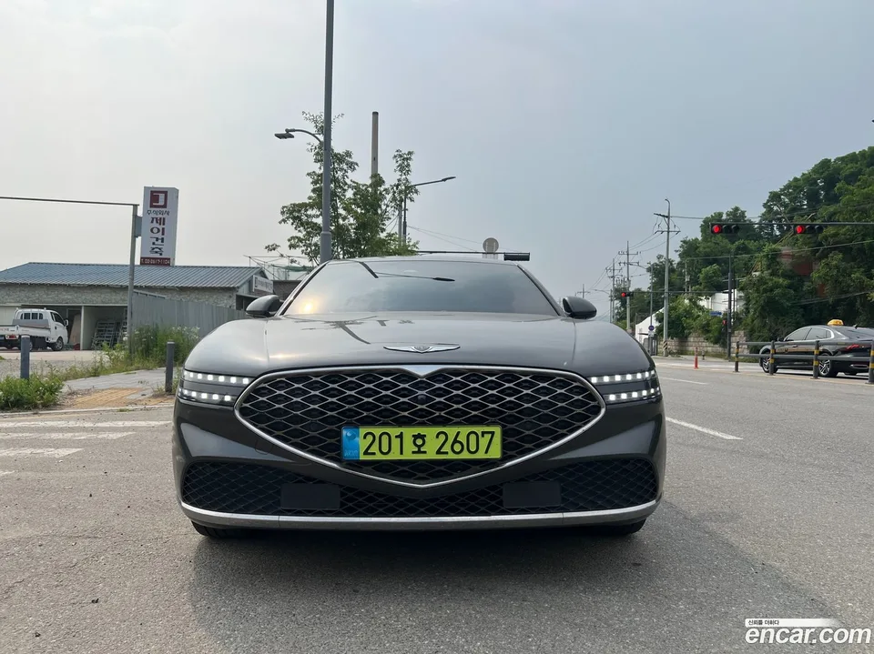 Genesis G90 3.5 AWD 2025 — фото 1, купить с доставкой в Москву