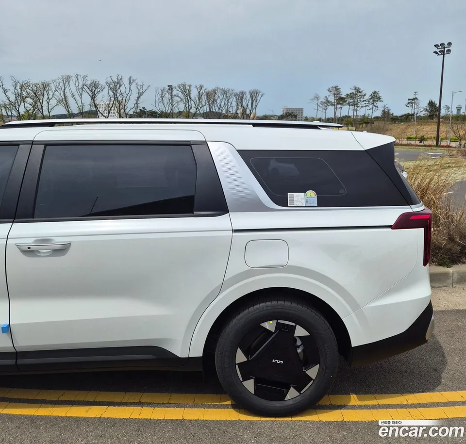 Kia Carnival HEV 9 2026 — thumbnail 3