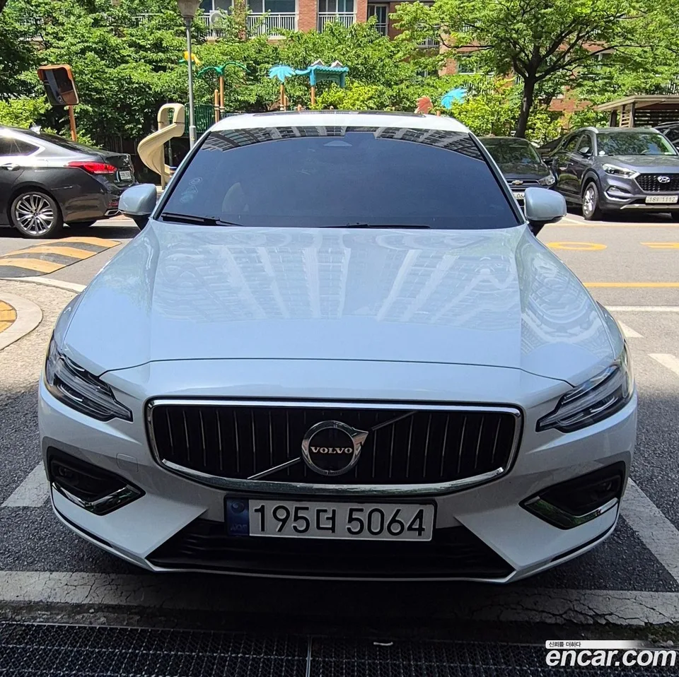 Volvo S60 B5 2024 — thumbnail 3