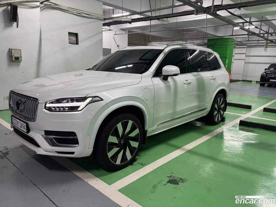 Volvo XC90 T8 2023 — photo 1, buy with delivery to Moscow