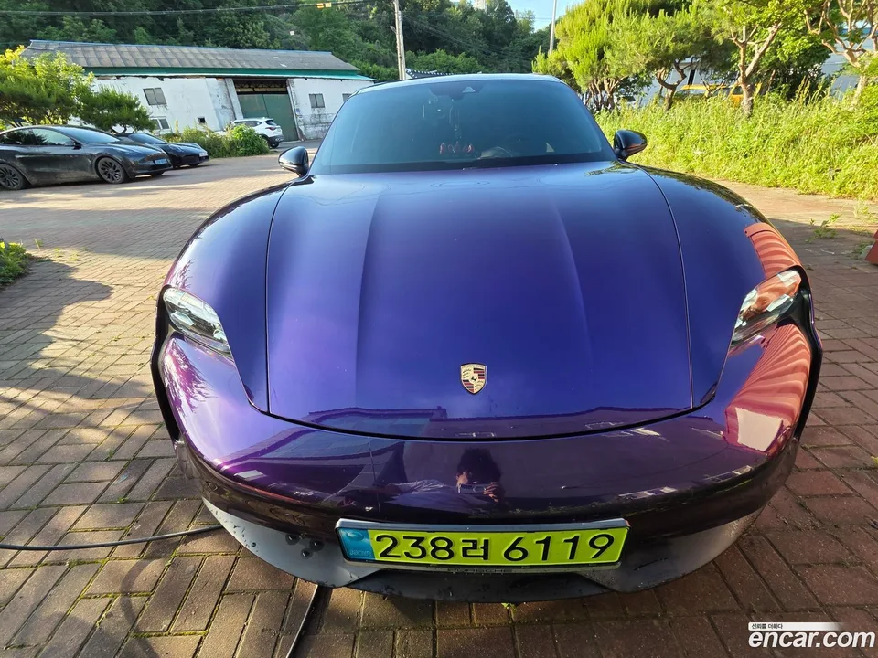 Porsche Taycan GTS 2024 — thumbnail 3
