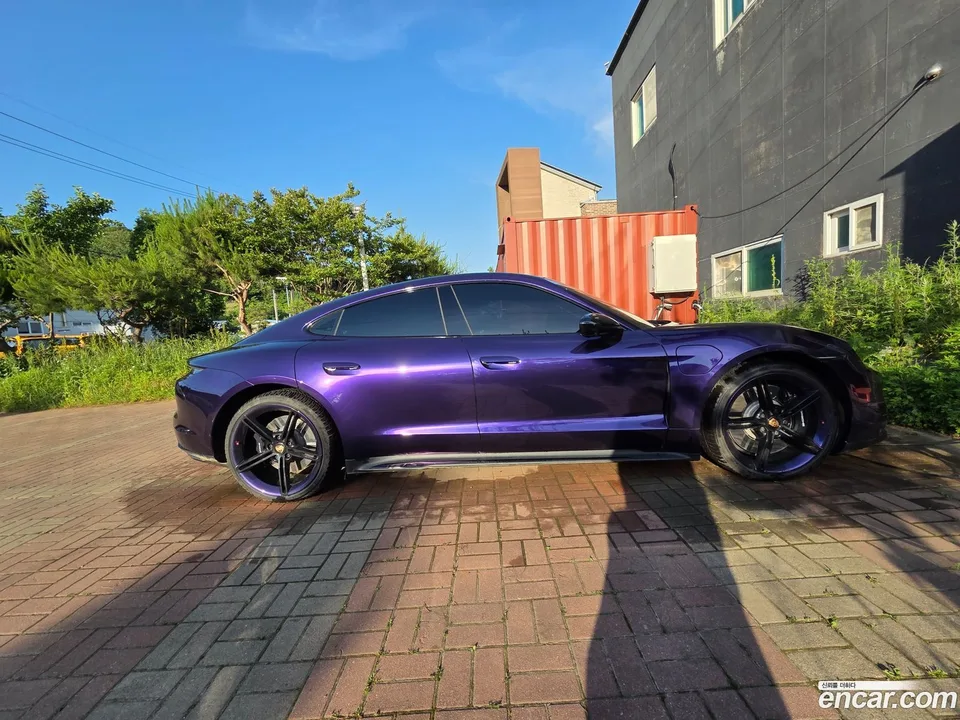 Porsche Taycan GTS 2024 — photo 1, buy with delivery to Moscow