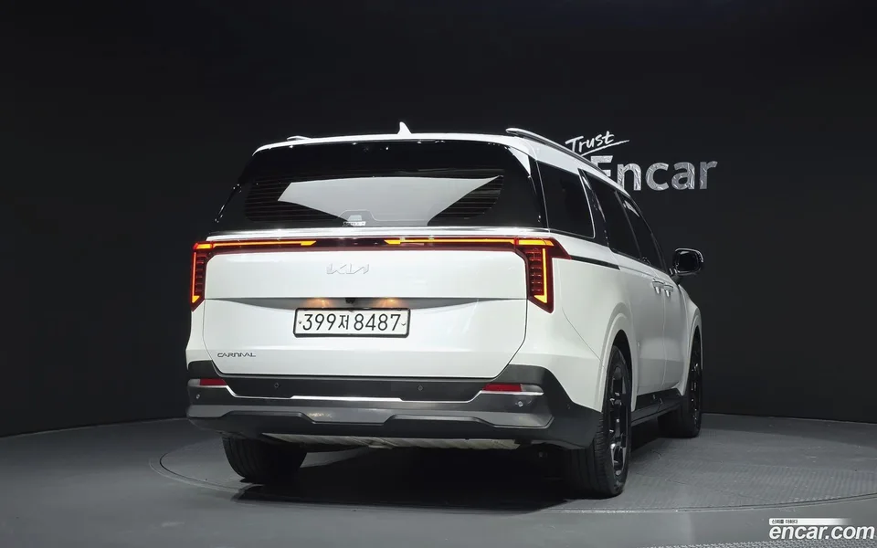 Kia Carnival 9 2024 — thumbnail 4
