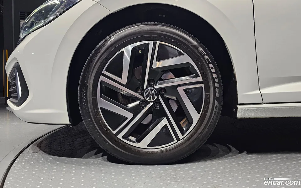 Volkswagen Jetta 1.5 TSI 2023 — thumbnail 2