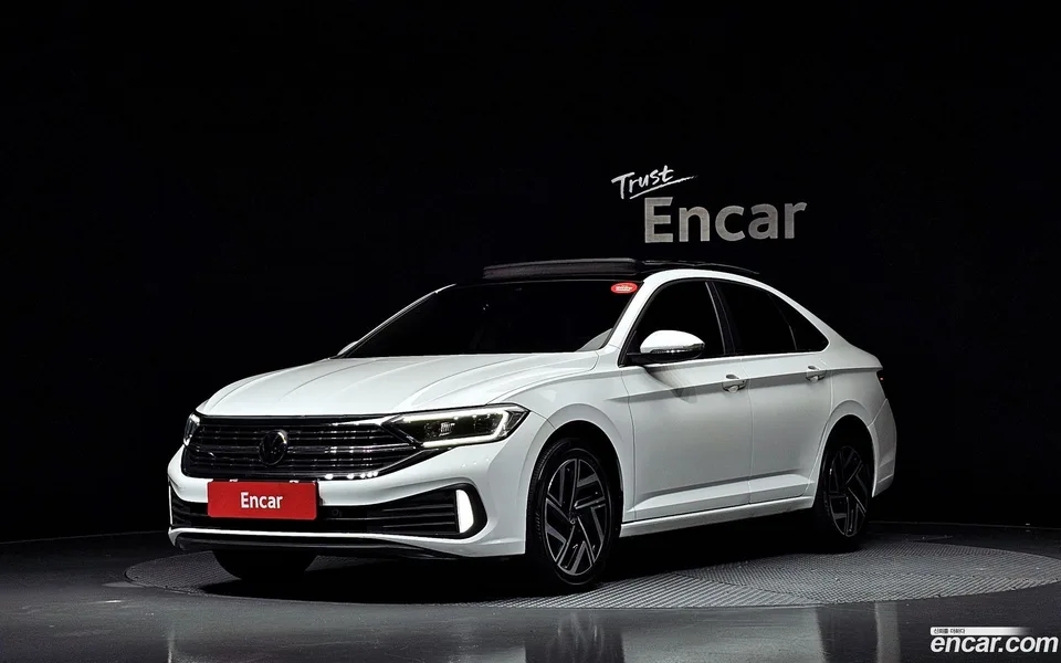 Volkswagen Jetta 1.5 TSI 2023 — photo 1, buy with delivery to Moscow