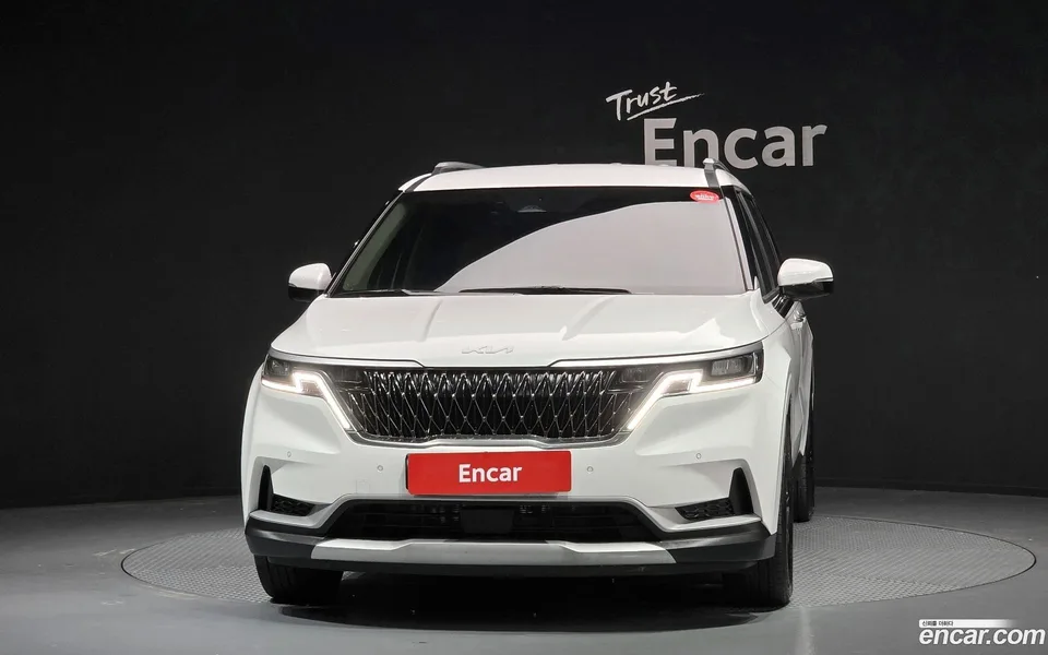 Kia Carnival 9 2023 — thumbnail 3