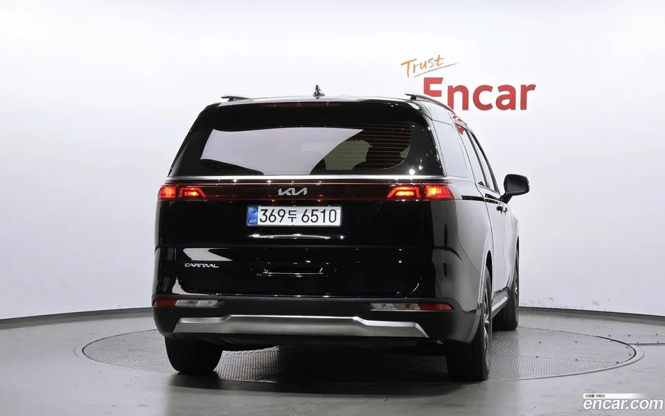 Kia Carnival 9 2023 — thumbnail 4