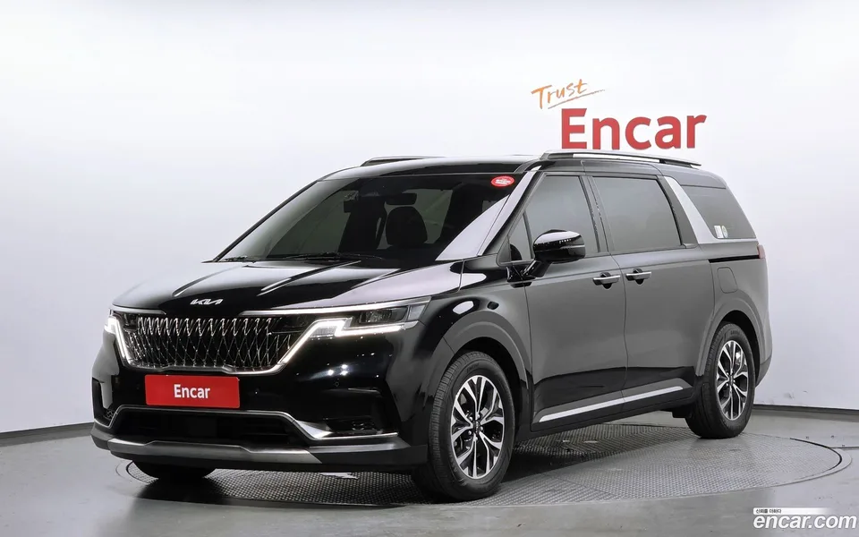 Kia Carnival 9 2023 — photo 1, buy with delivery to Moscow