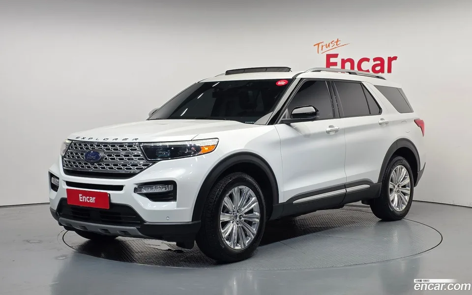 Ford Explorer 2.3 4WD 2022 — photo 1, buy with delivery to Moscow