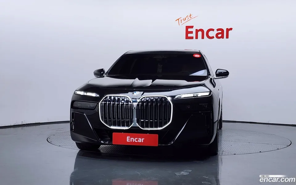 BMW 7 Series 740i xDrive M 2025 — thumbnail 3