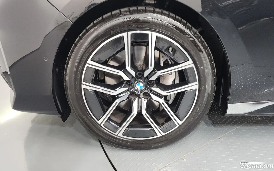 BMW 7 Series 740i xDrive M 2025 — thumbnail 5