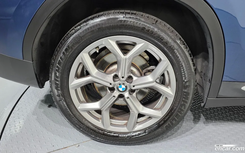 BMW X3 xDrive 20i 2023 — thumbnail 2