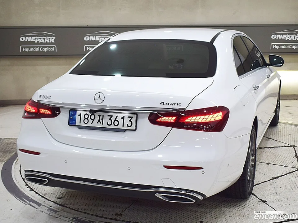 Mercedes-Benz E-Class E350 4MATIC 2022 — thumbnail 3