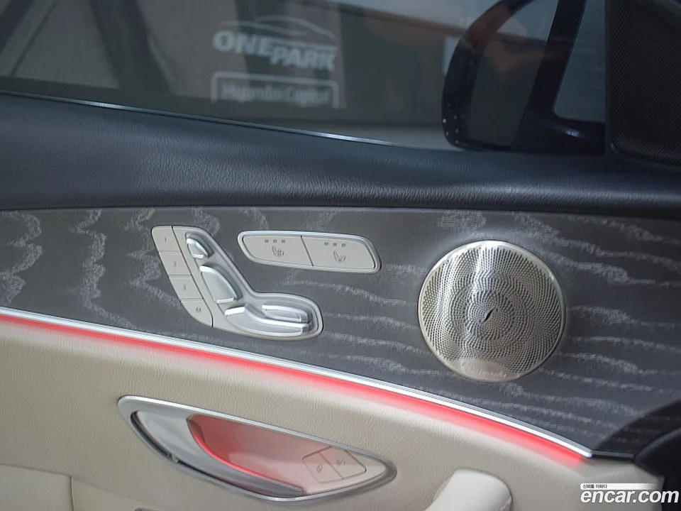 Mercedes-Benz E-Class E350 4MATIC 2022 — thumbnail 4