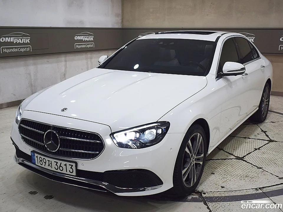 Mercedes-Benz E-Class E350 4MATIC 2022 — photo 1, buy with delivery to Moscow