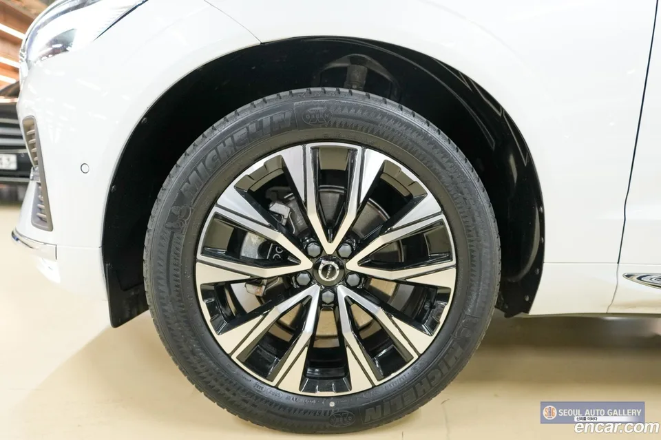 Volvo XC60 B5 2023 — thumbnail 5