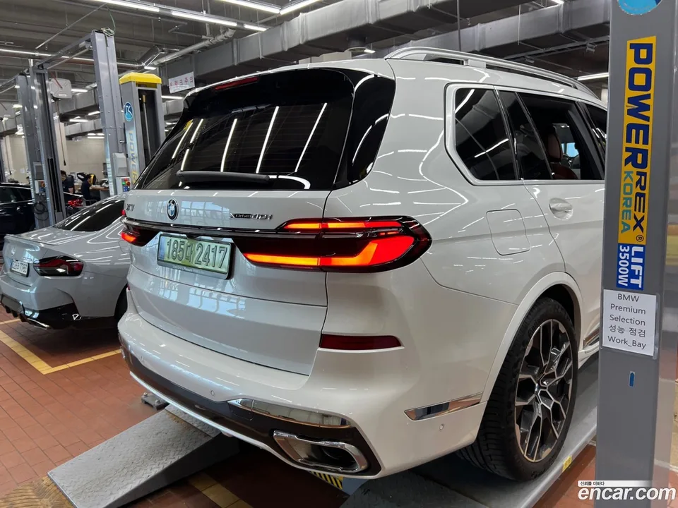BMW X7 xDrive 40i M 6 2025 — thumbnail 4