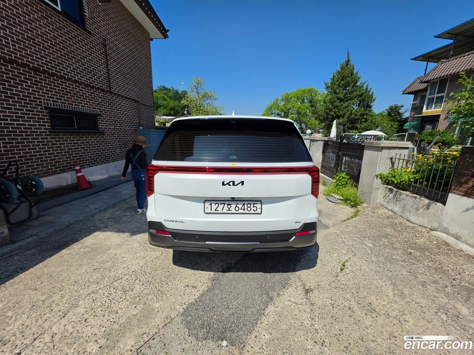 Kia Carnival HEV 9 X Line 2026 — миниатюра 4