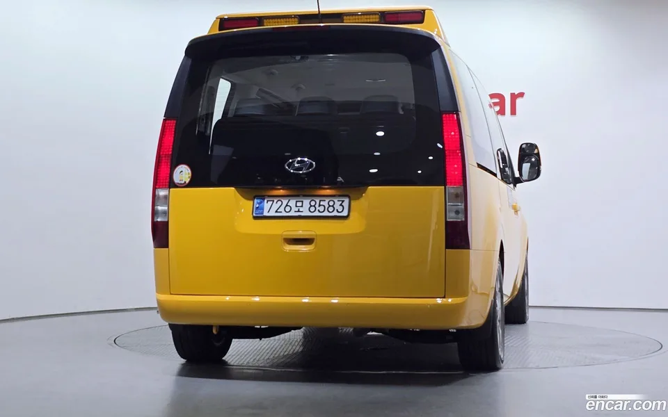 Hyundai Staria L3.5 2023 — thumbnail 4