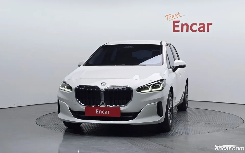 BMW 2 Series Active Tourer 220i 2023 — thumbnail 3