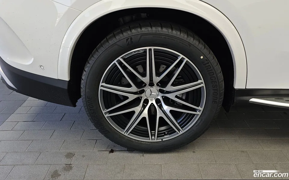 Mercedes-Benz GLC-Class AMG GLC43 4MATIC 2025 — thumbnail 2