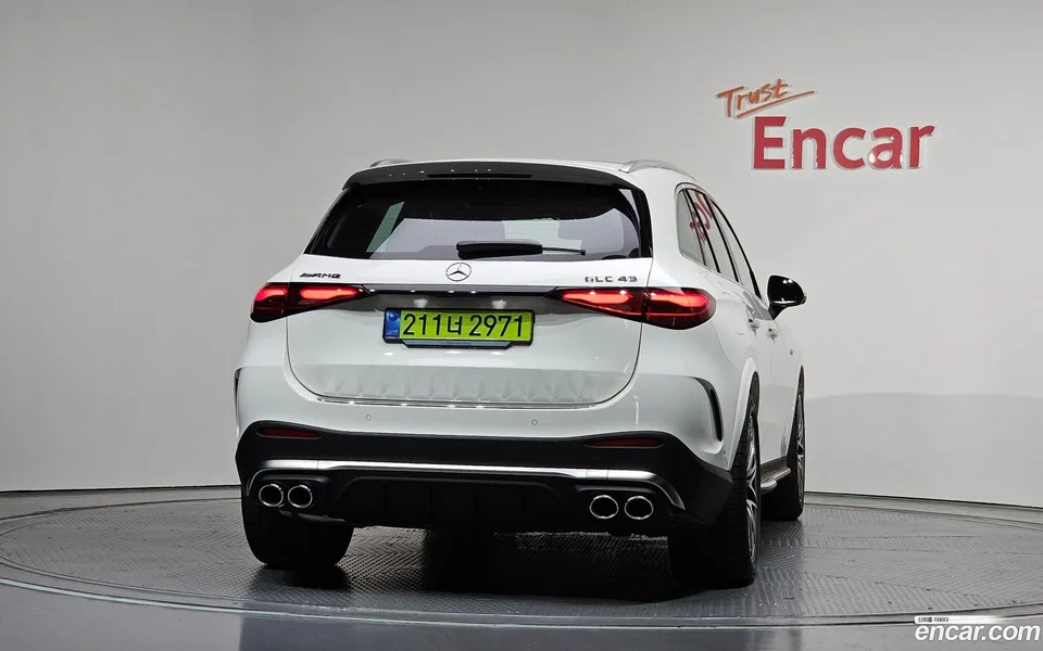 Mercedes-Benz GLC-Class AMG GLC43 4MATIC 2025 — thumbnail 4