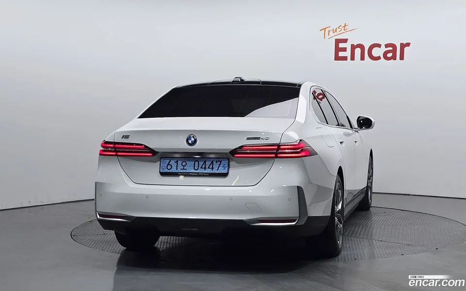 BMW i5 eDrive 40 2025 — thumbnail 4