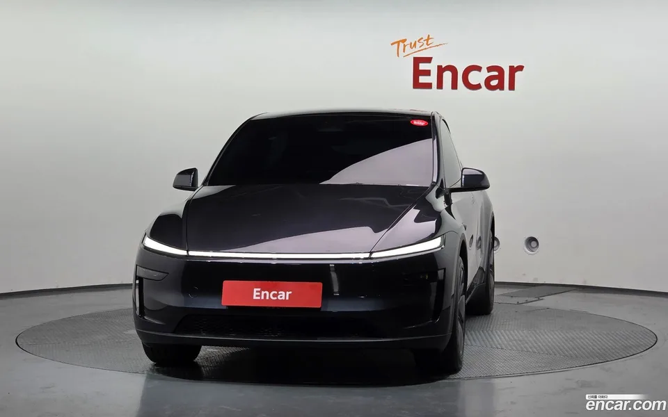 Tesla Model Y RWD 2025 — thumbnail 3