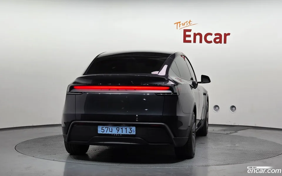 Tesla Model Y RWD 2025 — thumbnail 4