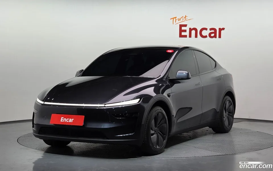 Tesla Model Y RWD 2025 — photo 1, buy with delivery to Moscow
