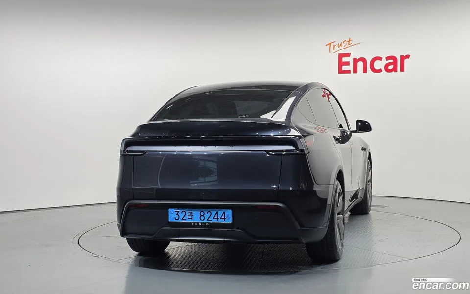 Tesla Model Y RWD 2026 — thumbnail 4
