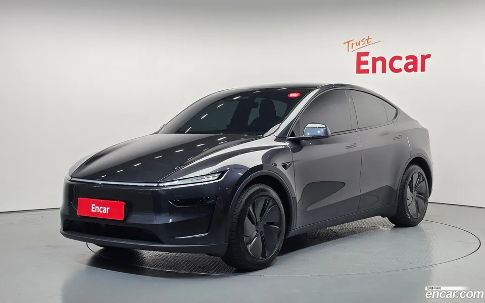 Tesla Model Y RWD 2026 — photo 1, buy with delivery to Moscow