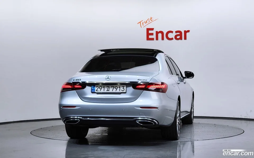 Mercedes-Benz E-Class E450 4MATIC 2023 — thumbnail 4