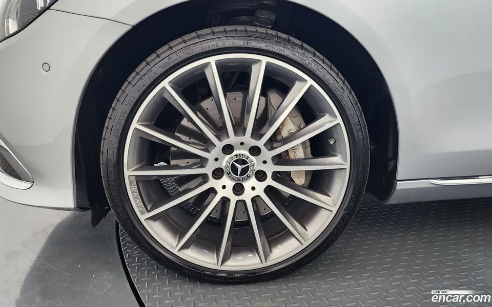 Mercedes-Benz E-Class E450 4MATIC 2023 — thumbnail 5