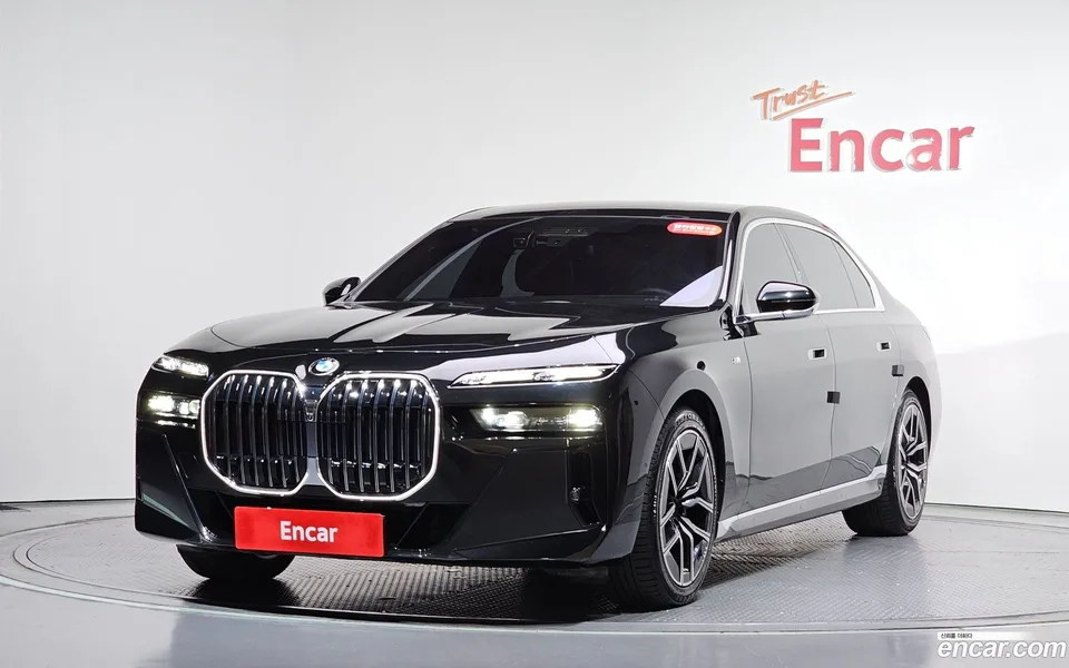 BMW 7 Series 740i xDrive M 2024 — photo 1, buy with delivery to Moscow