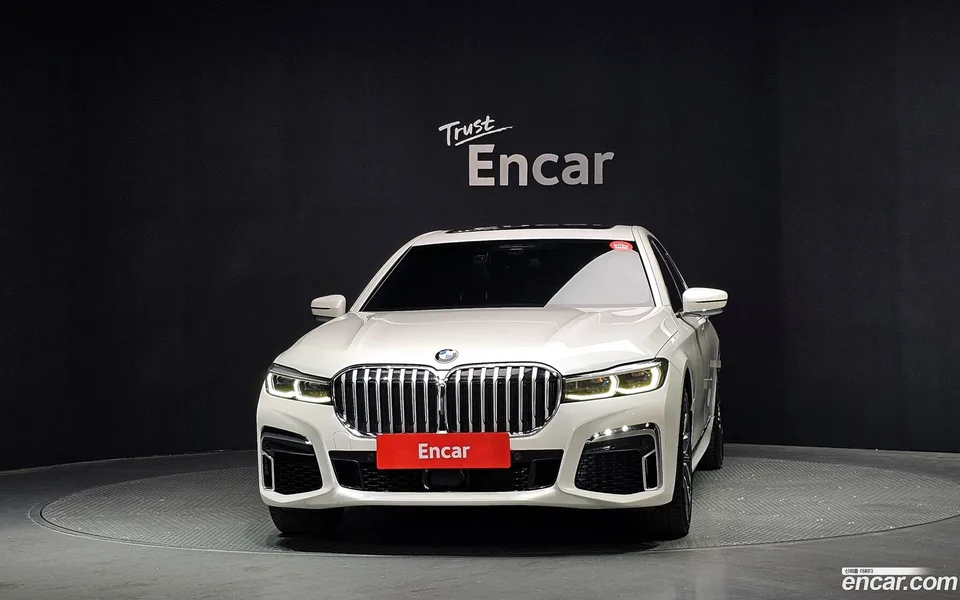 BMW 7 Series 740Li xDrive M 2022 — thumbnail 3