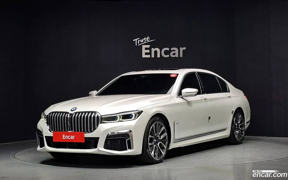 BMW 7 Series 740Li xDrive M 2022 — photo 1, buy with delivery to Moscow