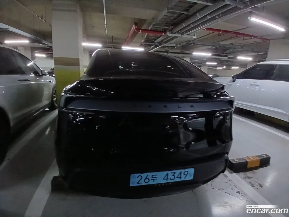 Tesla Model Y AWD 2026 — thumbnail 5