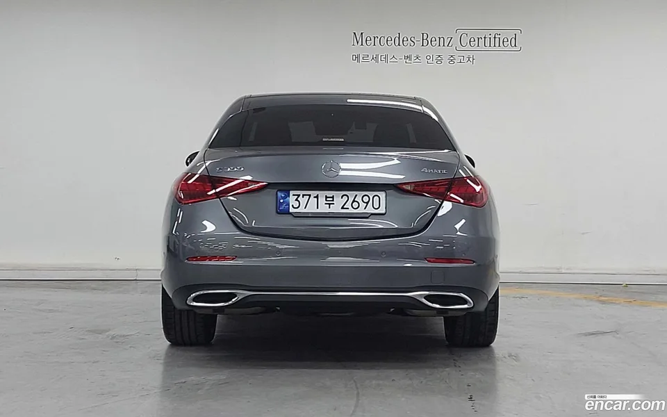 Mercedes-Benz C-Class C300 4MATIC 2023 — thumbnail 4