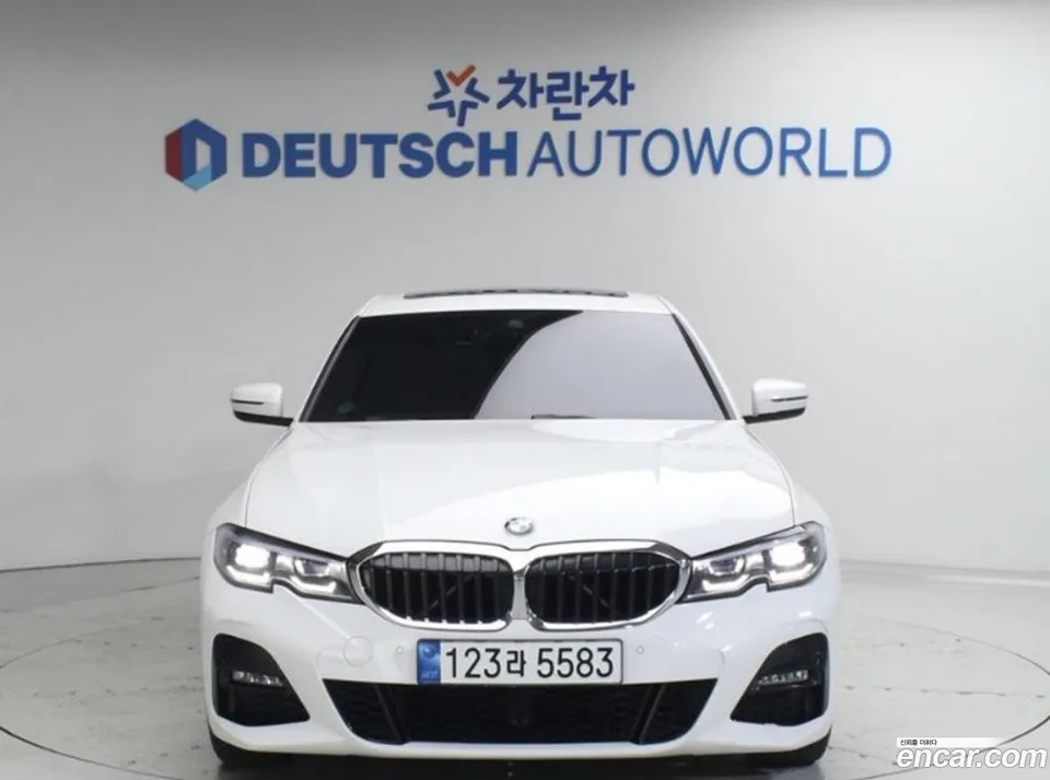 BMW 3 Series 320i M 2022 — thumbnail 3